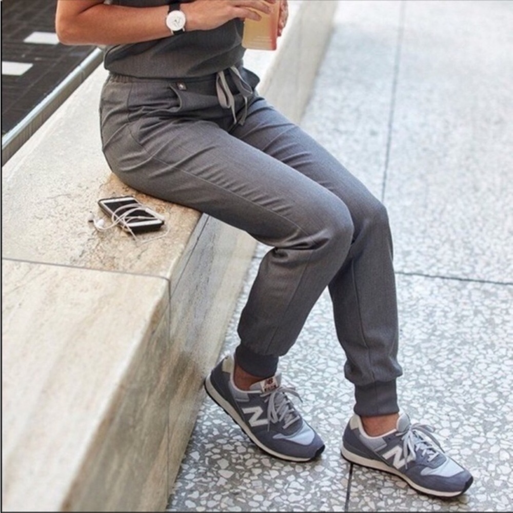 NWOT FIGS graphite Zamora joggers